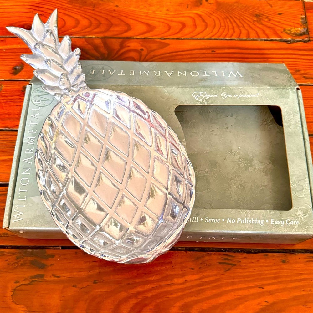 Retro Wilton Armetale Pineapple Large Serveware  Dish 2003 Made in the USA NWB